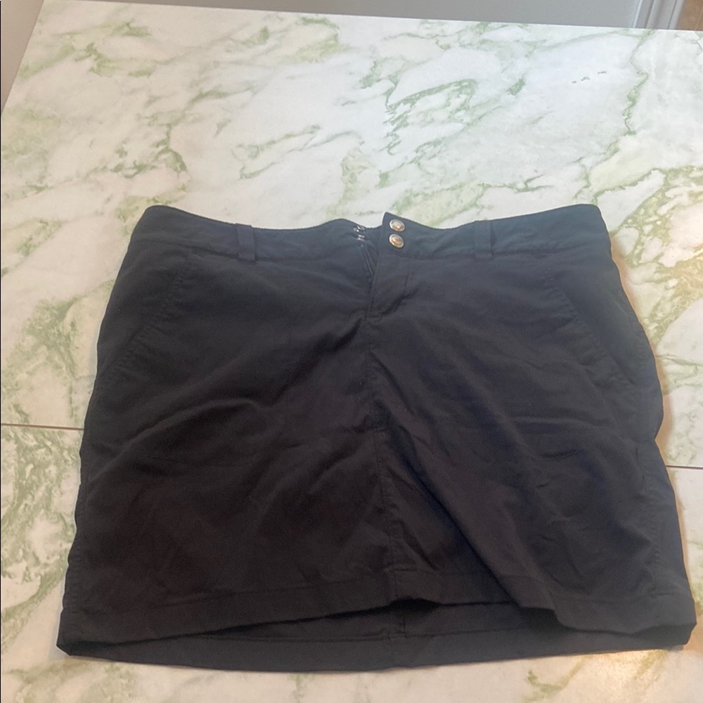 Black Columbia Women’s skirt